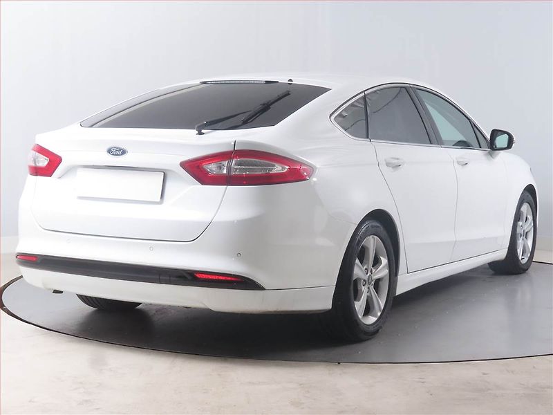 Ford Mondeo (2015) 2.0 TDCI, Xenony, Tempomat - fotka 5 z 15
