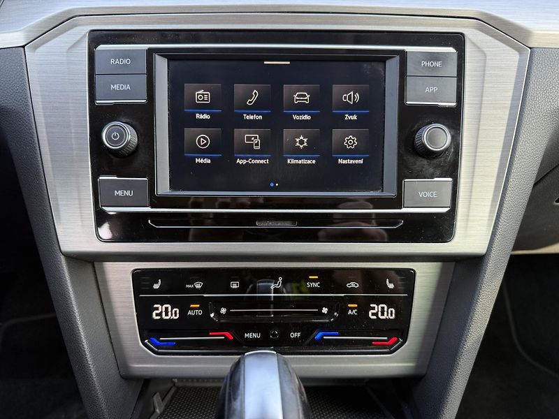 Volkswagen Passat 2.0TDi Basis 90kW DSG - fotka 12 z 18