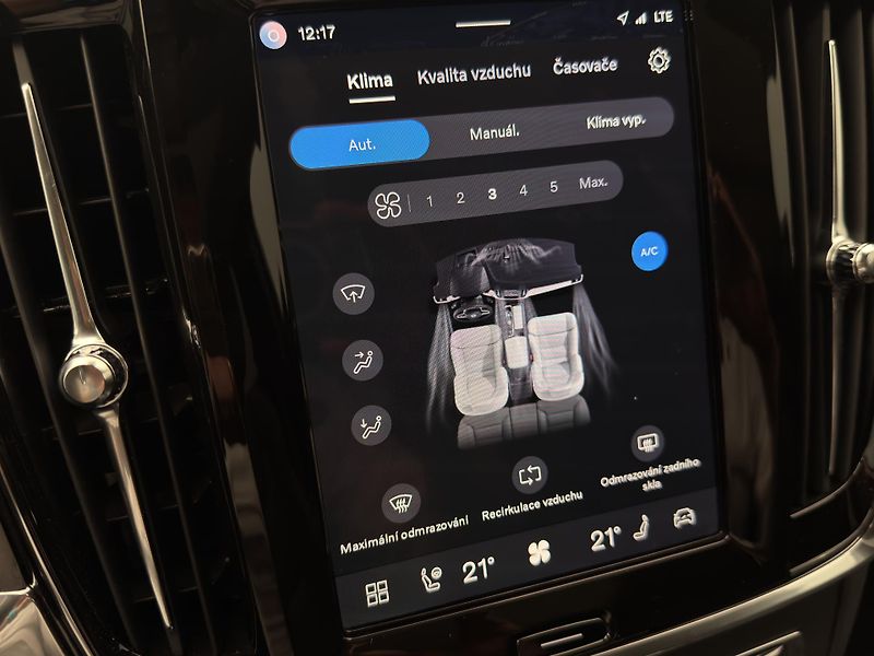 Volvo V90 T8 AWD RECHARGE ULTRA - fotka 46 z 53