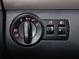 Volkswagen Touran (2008) Cross 1.9 TDI, Automat - náhled 17
