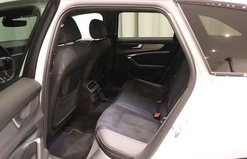 Audi A6 Avant 55 e TFSI Q Tažné Matrix Kam. - fotka 11 z 25