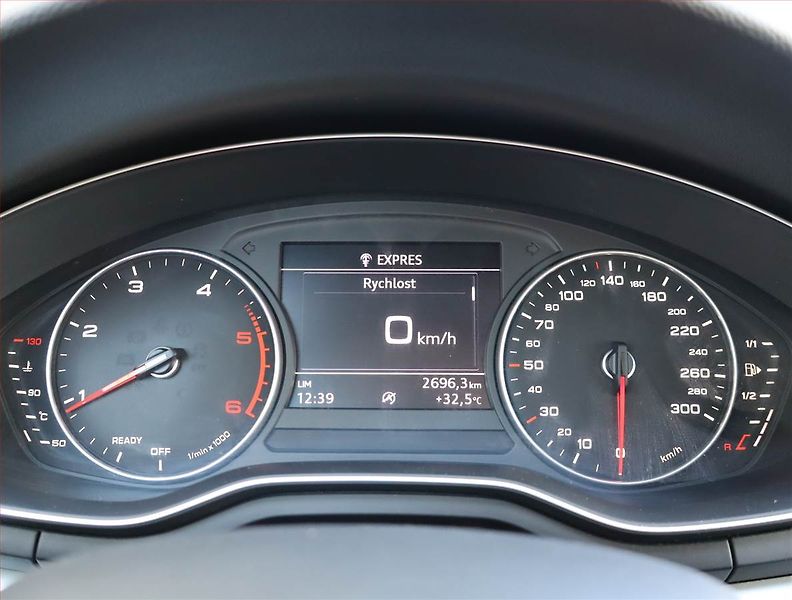 Audi A4 (2017) 2.0 TDI, Serv.kniha, Navi - fotka 11 z 16