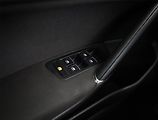 Volkswagen Golf (2017) R-Line 1.4 TSI, Automat - náhled 17
