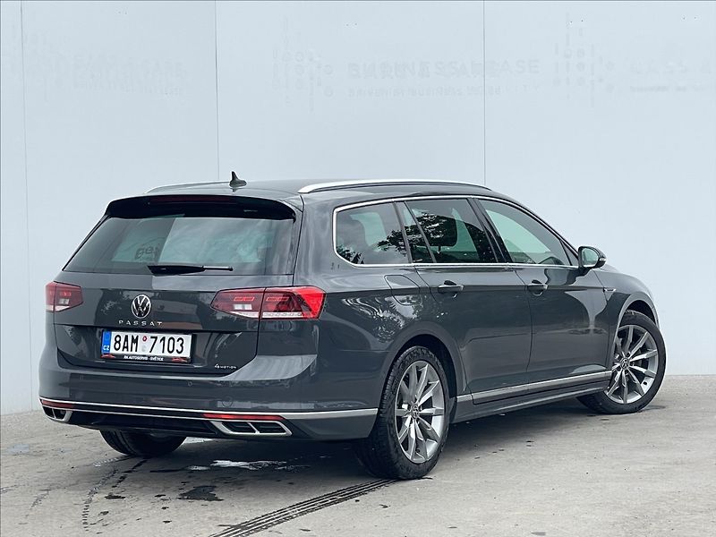 Volkswagen Passat 2,0 TDI 4MOT DSG RLine  Varian - fotka 3 z 24