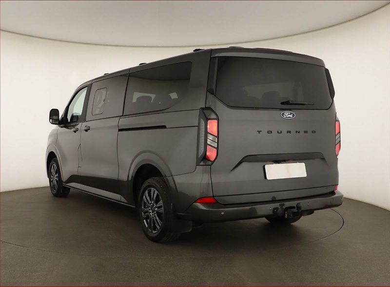Ford Tourneo Custom (2025) Titanium 2.0 EcoBlue, ČR - fotka 4 z 15