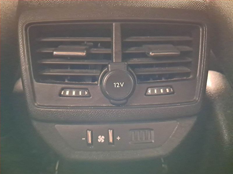Peugeot 5008 (2023) PureTech 130 - fotka 20 z 22