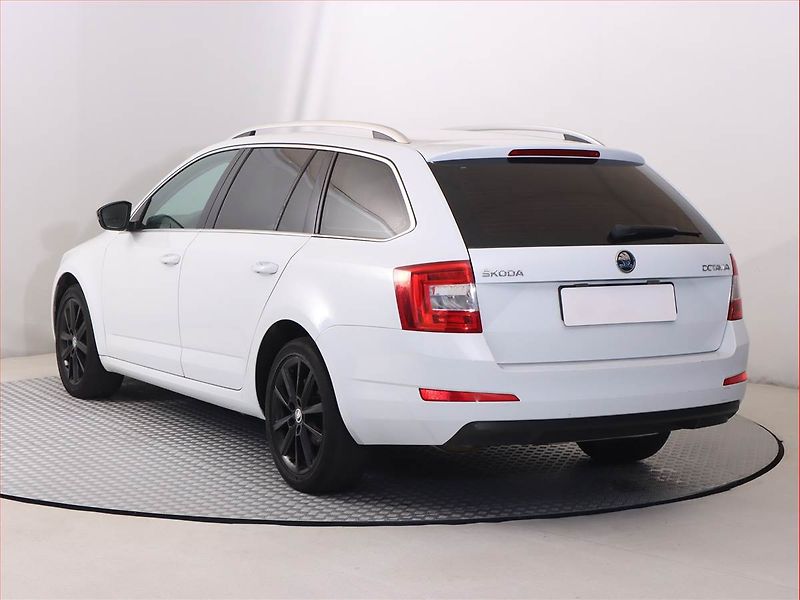 Škoda Octavia (2015) 2.0 TDI, Automat, Serv.kniha - fotka 4 z 20
