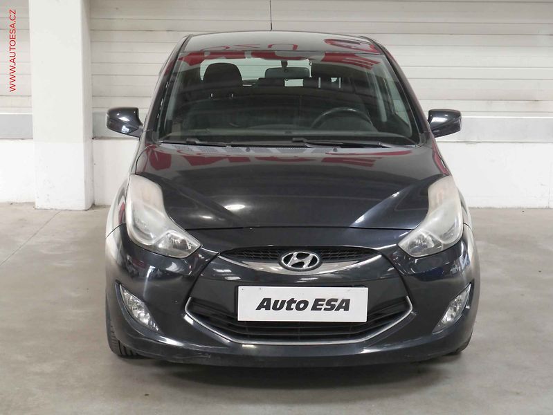 Hyundai ix20 (2011) 1.4i, ČR, AC, park.asist - fotka 2 z 17