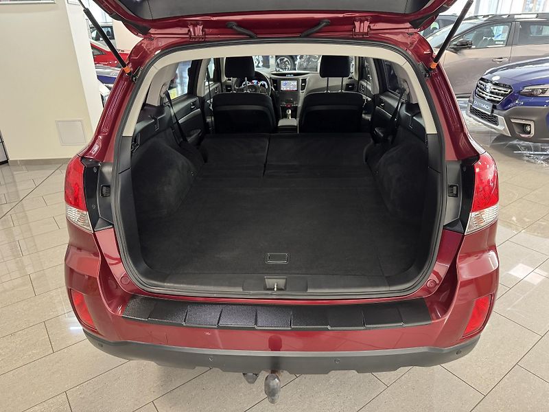 Subaru Outback 2.0D Comfort Cross Line CVT,CZ - fotka 20 z 50