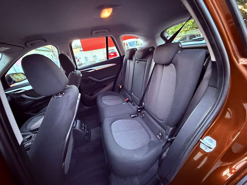 BMW X1 18i sDrive Aut., ČR - fotka 12 z 27