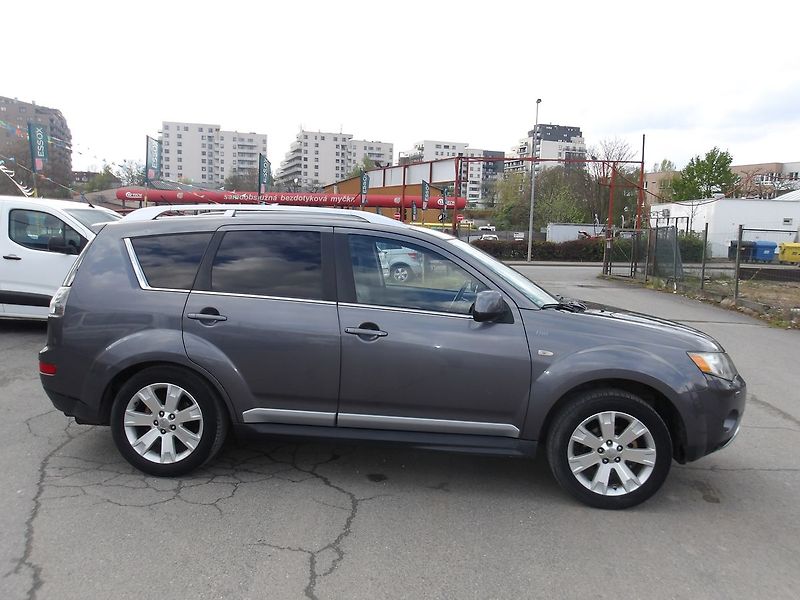 Mitsubishi Outlander 2,3i LPG+BENZIN  AUTOMAT !!! - fotka 8 z 31