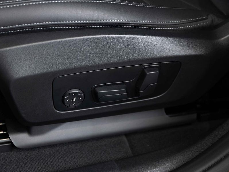 BMW iX2 xDrive30 - fotka 20 z 23