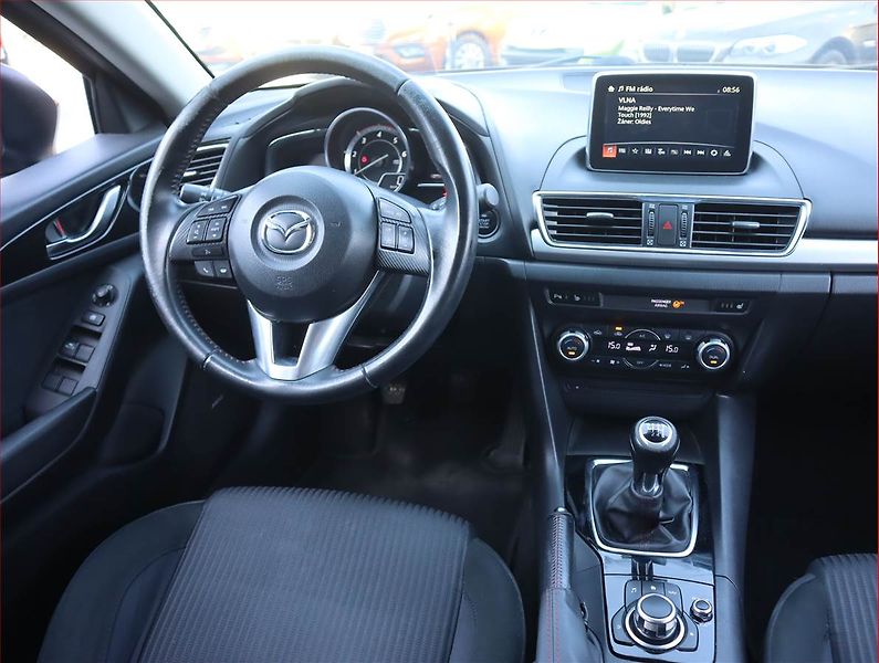 Mazda 3 (2015) 2.2 Skyactiv-D, Tempomat - fotka 7 z 19