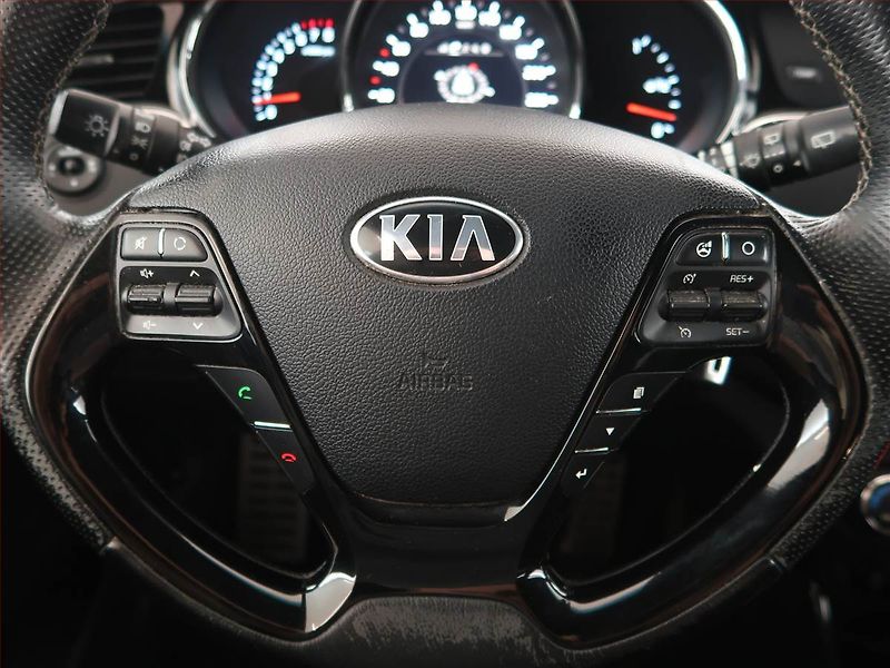 Kia Ceed (2016) GT Line 1.0 T-GDI, ČR,1.maj - fotka 13 z 22