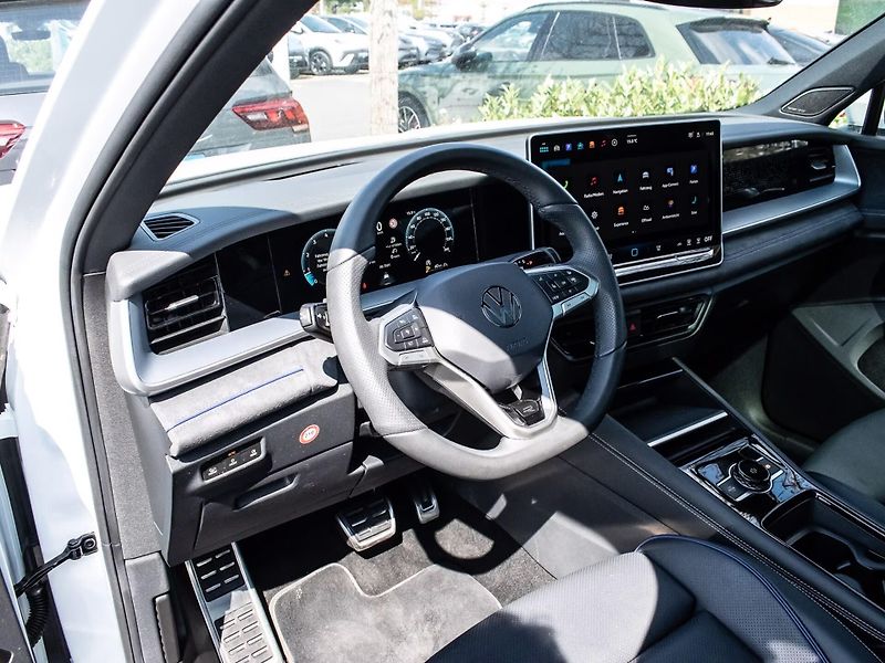 Volkswagen Tayron TSI 195kW 4M R-Line Pano Venti - fotka 11 z 20