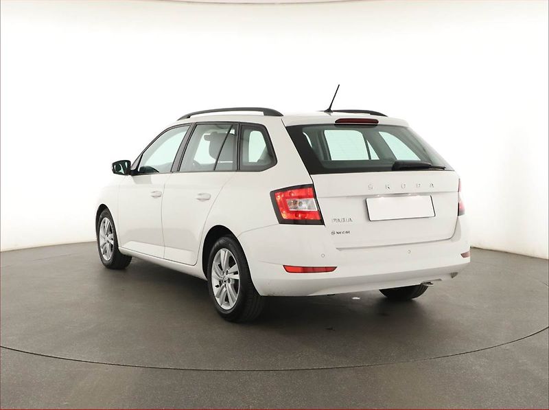 Škoda Fabia (2022) Ambition 1.0 TSI, ČR,1.maj - fotka 4 z 14