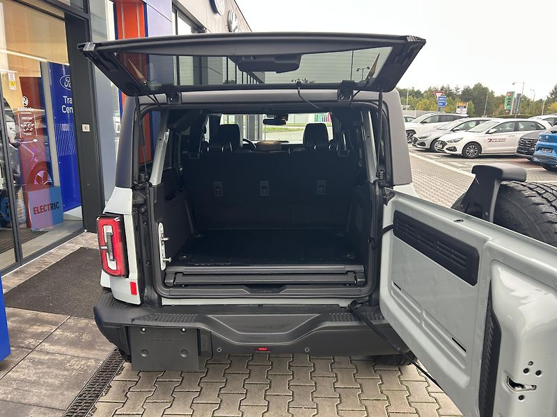 Ford Bronco 2.7 EcoBoost 246kW OUTER BANKS - fotka 9 z 33