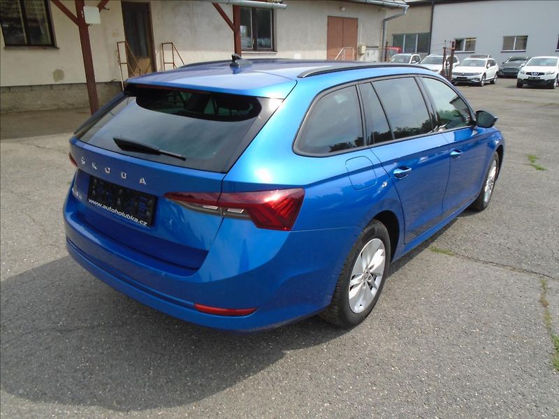 Škoda Octavia 1,0 - fotka 4 z 27
