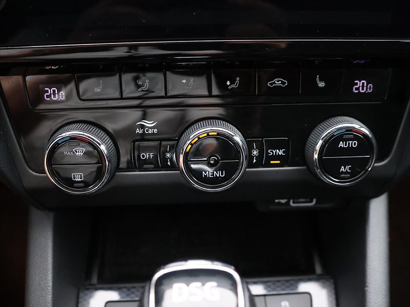 Škoda Octavia 2,0 TDI 135kW CZ Challenge DSG - fotka 19 z 28