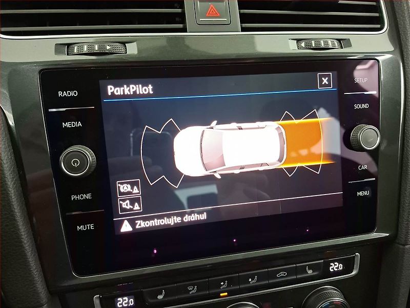 Volkswagen Golf (2018) 1.0 TSI, Tempomat - fotka 14 z 19