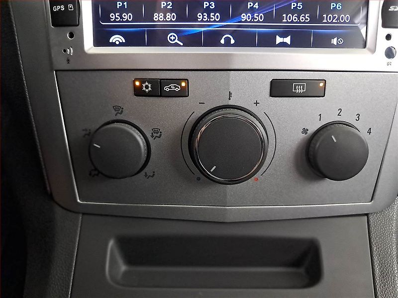 Opel Zafira (2014) 1.8, 7 míst - fotka 15 z 19