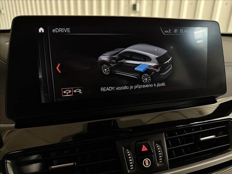 BMW X1 XDRIVE 25E M SPORT PANO 2XALU - fotka 26 z 48