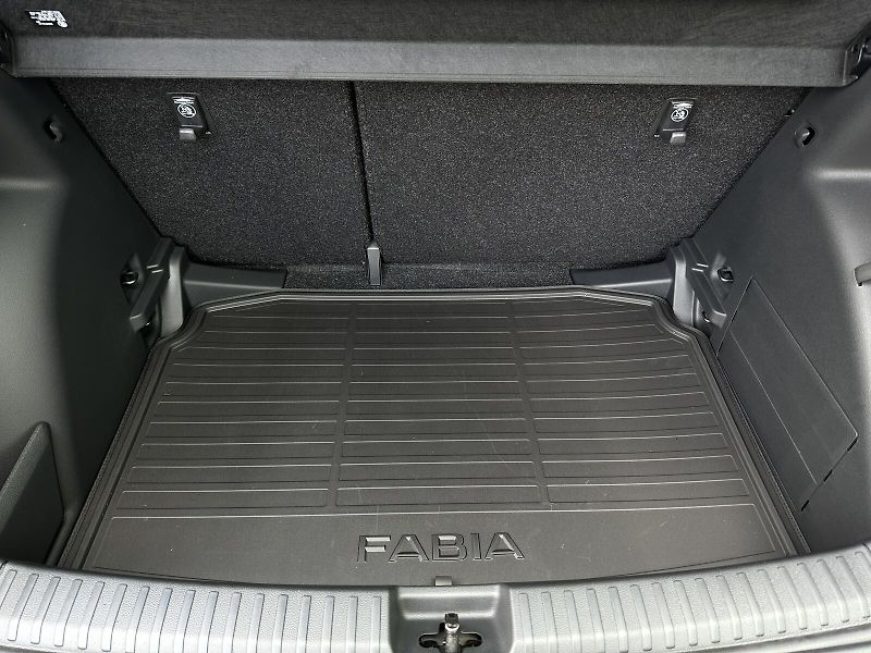 Škoda Fabia 1.0TSi DSG 116PS LED V.Cockpit - fotka 30 z 31