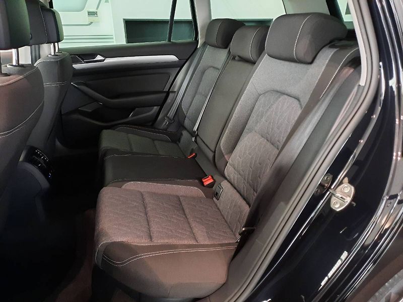 Volkswagen Passat Variant (2022) 2.0 TDI (110kW/150k) DSG, Busi - fotka 9 z 28