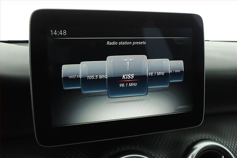 Mercedes-Benz Třídy A (2017) A 180 d, Automat, Serv.kniha - fotka 9 z 18
