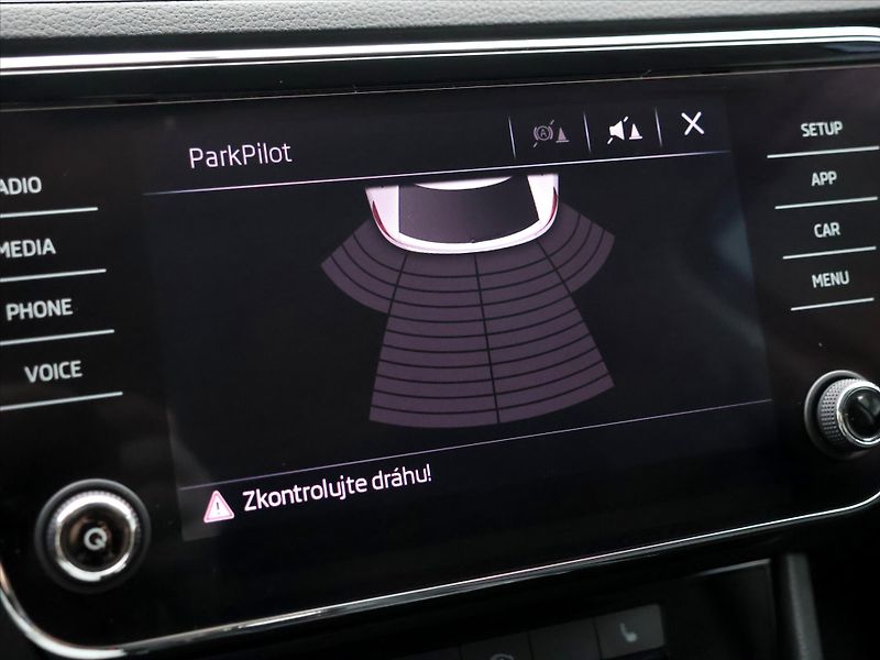 Škoda Superb 2,0 TDI 110kW Serv.Kniha - fotka 18 z 26