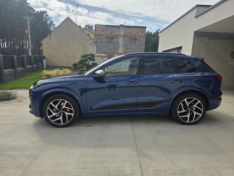 Audi SQ6 e-tron (2025) Edition One Blue - fotka 5 z 33