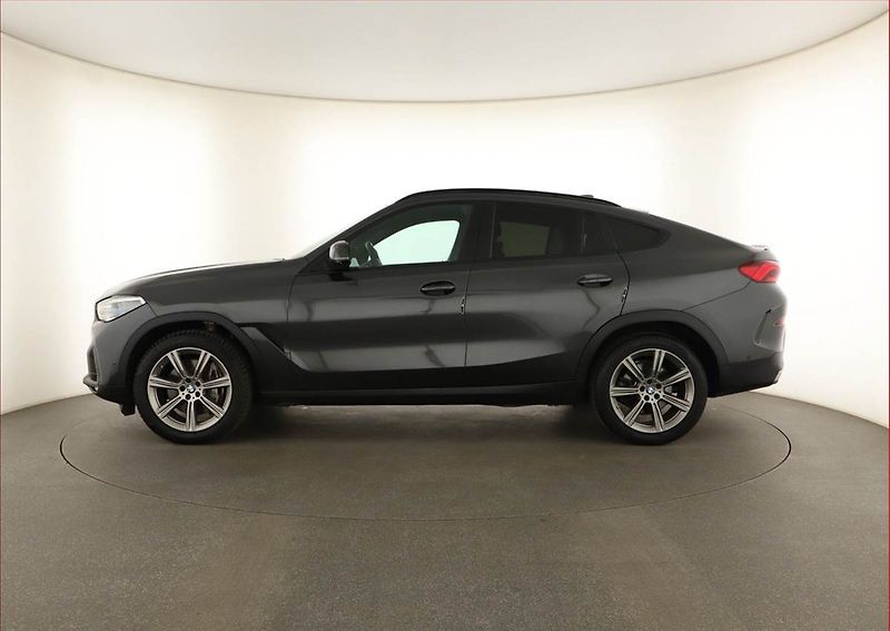 BMW X6 (2021) xDrive40d - fotka 3 z 21