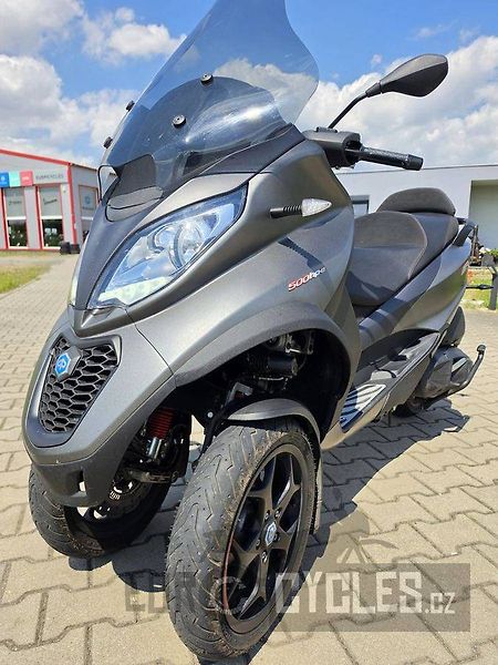 Piaggio MP3 500 (2022) - fotka 10 z 16