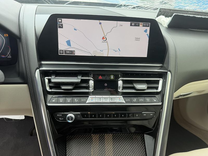 BMW Řada 8 M 850i xDrive 390kW HEAD-UP  - fotka 19 z 25
