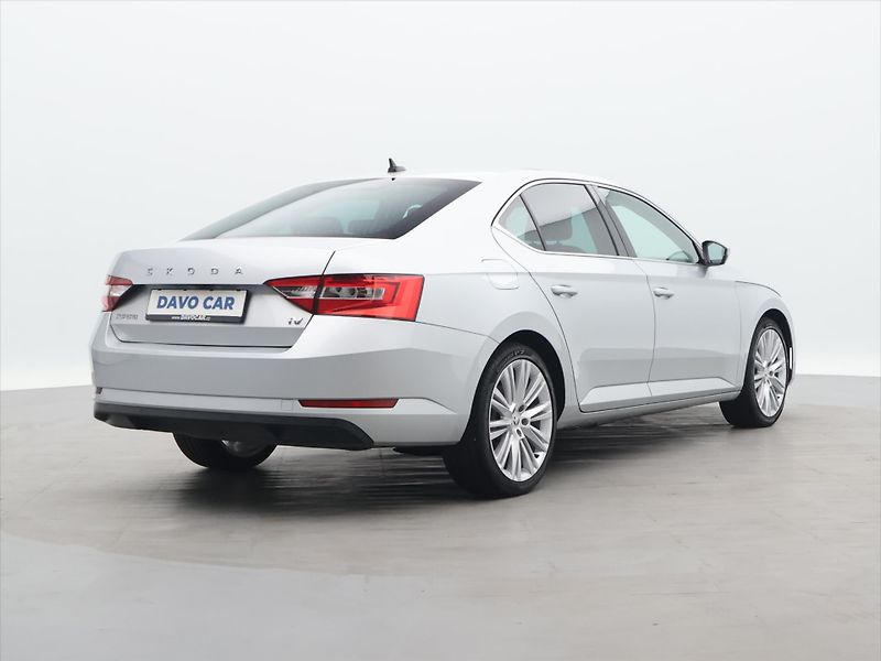 Škoda Superb iV 1,4 TSI 160kW Style DSG DPH - fotka 7 z 35