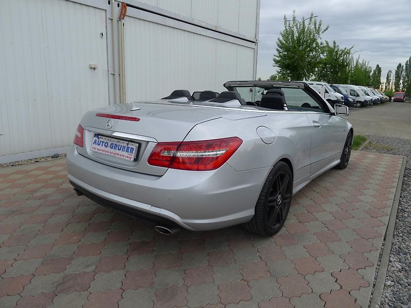 Mercedes-Benz Třídy E E 350 CDI Cabrio - fotka 4 z 30