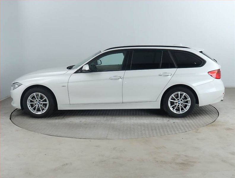 BMW Řada 3 (2014) 320 d xDrive, 4X4, Automat - fotka 3 z 13