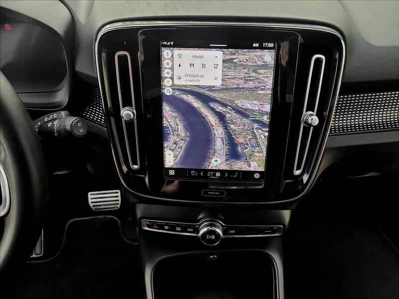 Volvo XC40 TWIN PLUS 408 PS,4X4,78KWh - fotka 26 z 50