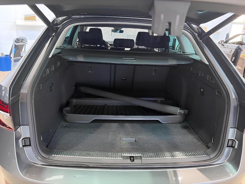 Škoda Superb 2.0TDI DSG 110kW ACC LED DPH - fotka 4 z 4
