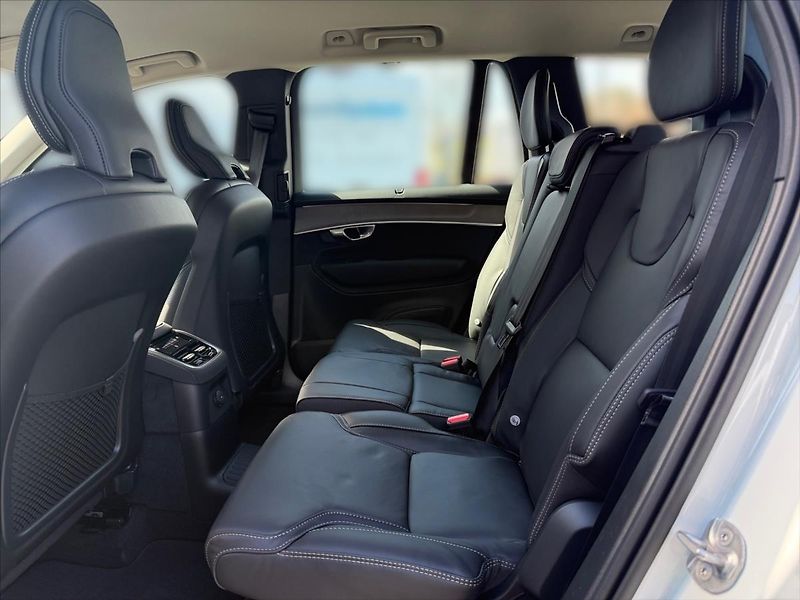 Volvo XC90 (2026) 2,0 T8 Plus Dark   4695 - fotka 11 z 16