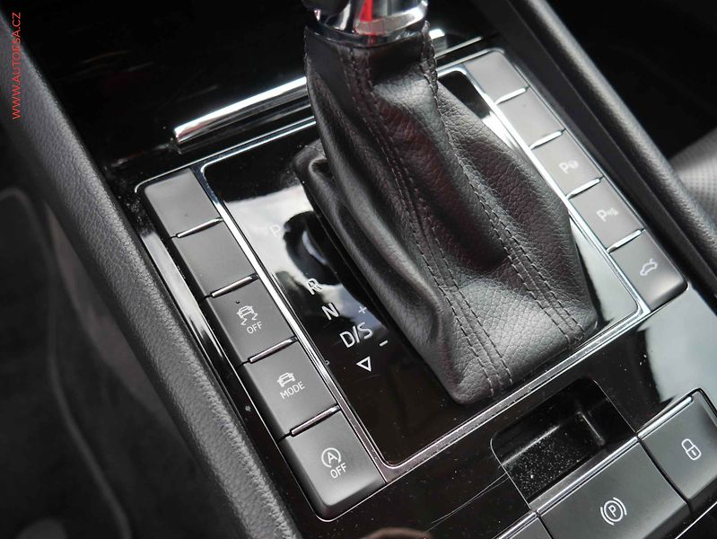 Škoda Superb (2017) 2.0 TSI 4x4, ČR, L&K, DSG - fotka 21 z 23