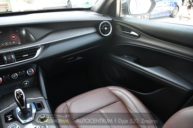 Alfa Romeo Stelvio 2,2 JTDm Q4 154kW TAŽNÉ - fotka 24 z 53