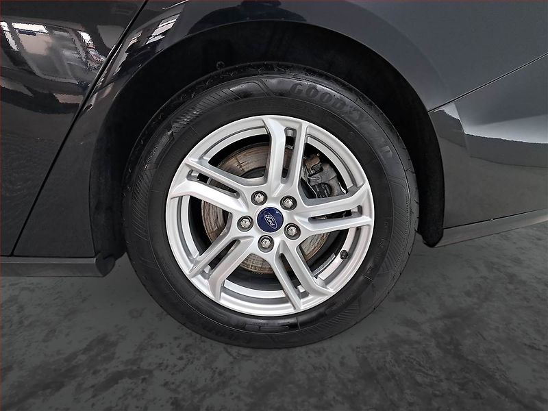 Ford Focus (2021) 1.5 EcoBlue, Automat, Navi - fotka 15 z 20