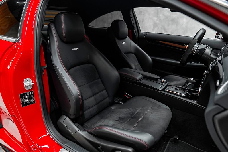 Mercedes-Benz Třídy C Black Series - fotka 9 z 23