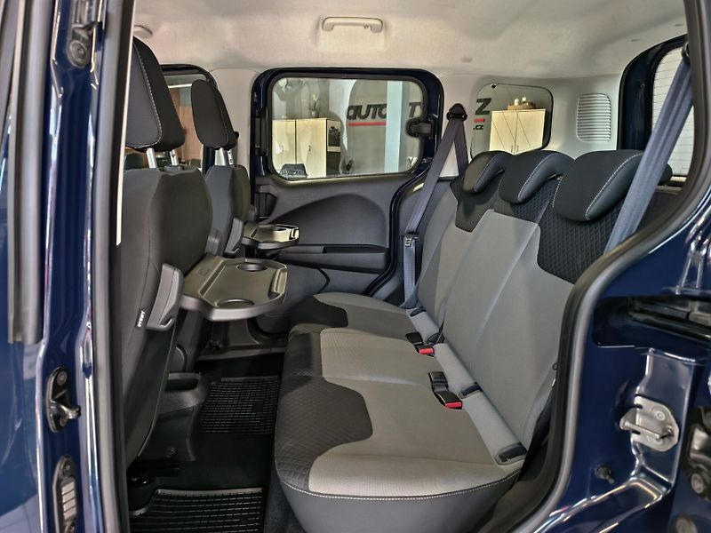 Ford Tourneo Courier 1.5 TDCi VÝHŘEVY, PDC, ČR, DPH - fotka 10 z 24