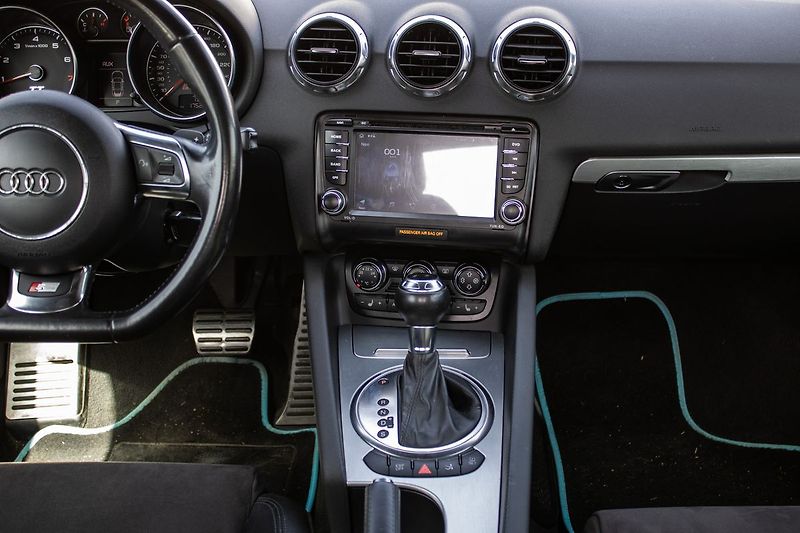 Audi TT S-line - fotka 17 z 39