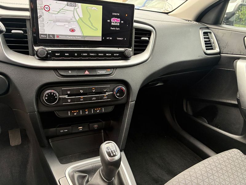Kia Ceed 1.0 T-GDi Spin ČR DPH - fotka 11 z 22