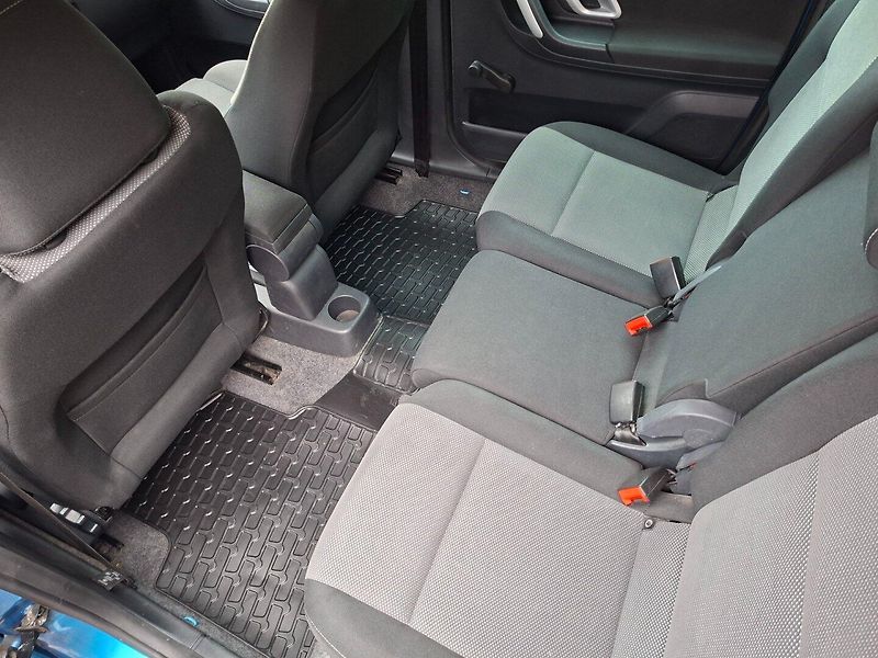 Škoda Roomster (2008) 1.4i 16V 63kW -VÝBAVA - fotka 30 z 35