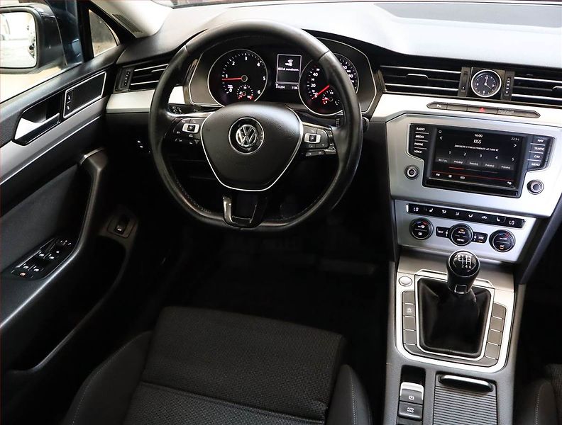 Volkswagen Passat (2015) 2.0 TDI, Navi, Tempomat - fotka 7 z 22