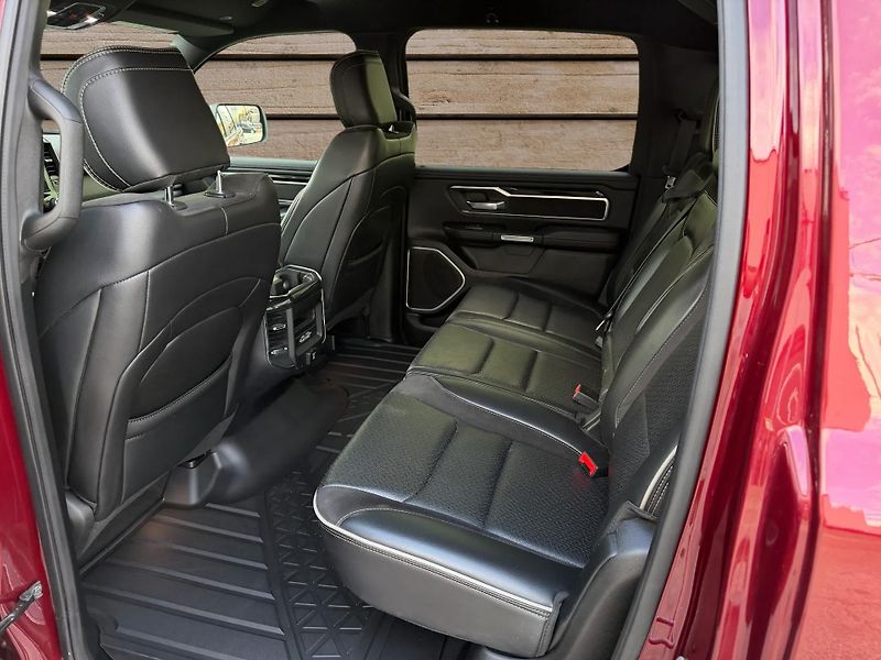 Dodge RAM (2019) +HEMI+LARAMIE+OFFROAD PAKET+ - fotka 12 z 22